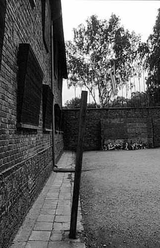 Poland photos - Auschwitz I - Execution Courtyard - b&w